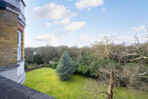 76 Chapman Square, London, SW19 5QU