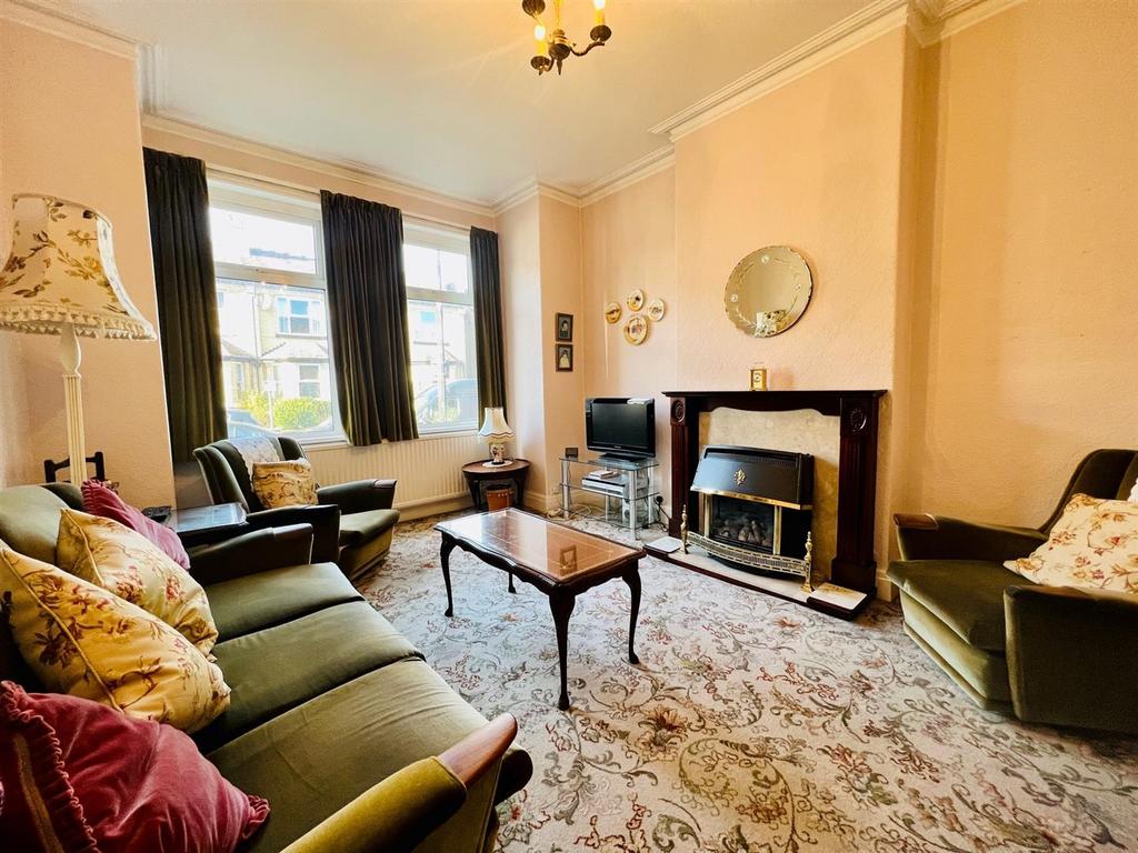 Ashfield Road, Altrincham 3 bed end of terrace house £550,000