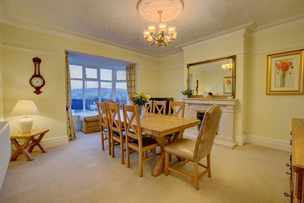 Castle Road, Colne 4 bed semidetached house £460,000