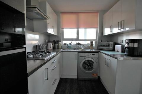 20 Hasler Close, London, SE28 8LA