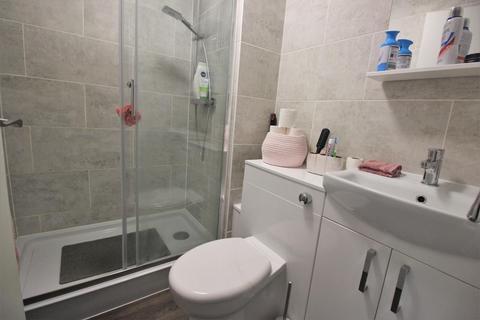 20 Hasler Close, London, SE28 8LA