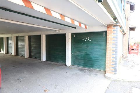 1 bedroom parking for sale - Tiptree Crescent, Clayhall