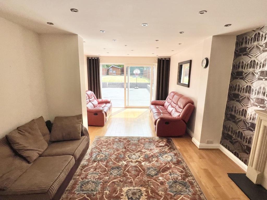 Calthorpe Road, Walsall 3 bed detached house £1,350 pcm (£312 pw)