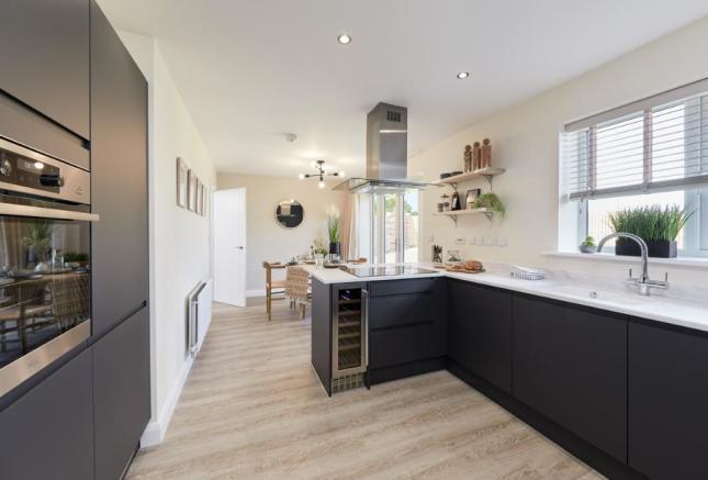 Kitchen 2.jpeg