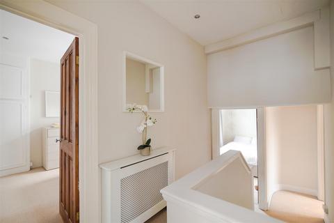 2 bedroom maisonette for sale, St. Hildas Road, Barnes