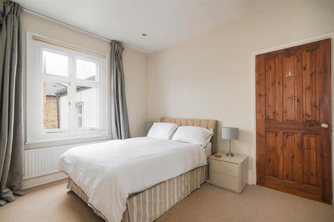 2 bedroom maisonette for sale, St. Hildas Road, Barnes