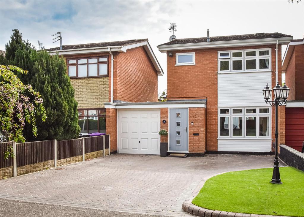 9 Burnell Gardens, Bradmore, Wolverhampton 3 bed link detached house