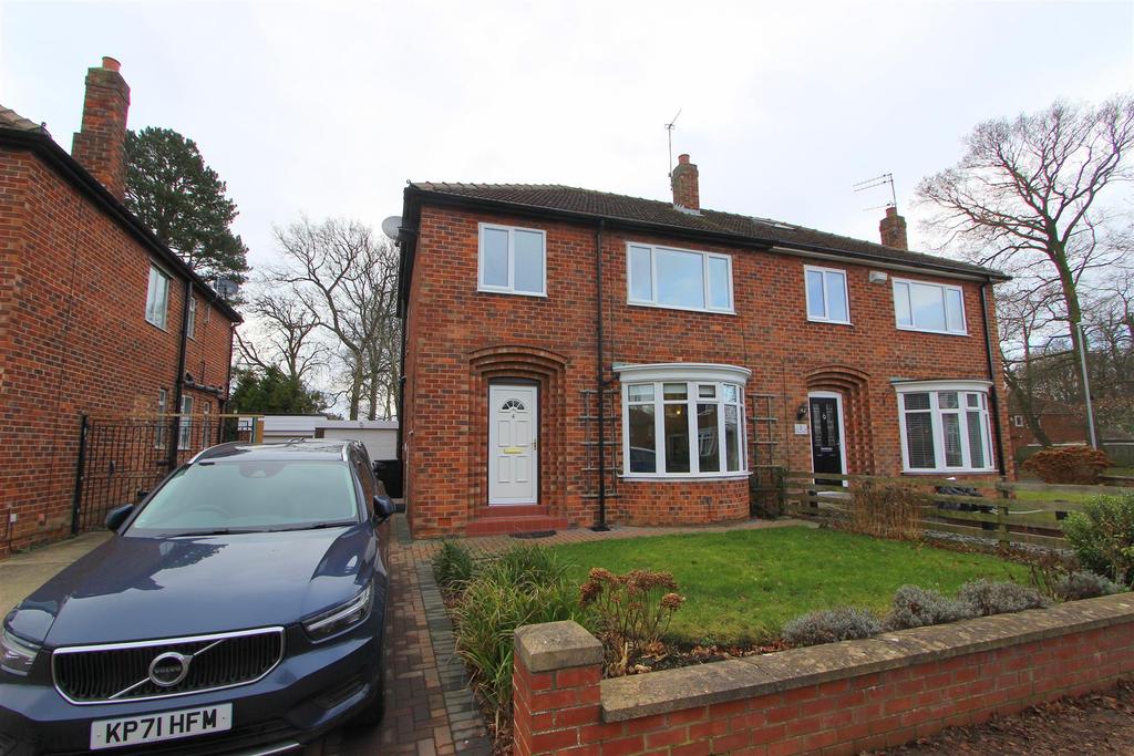 Hummersknott Avenue, Darlington 3 bed semidetached house £975 pcm (£