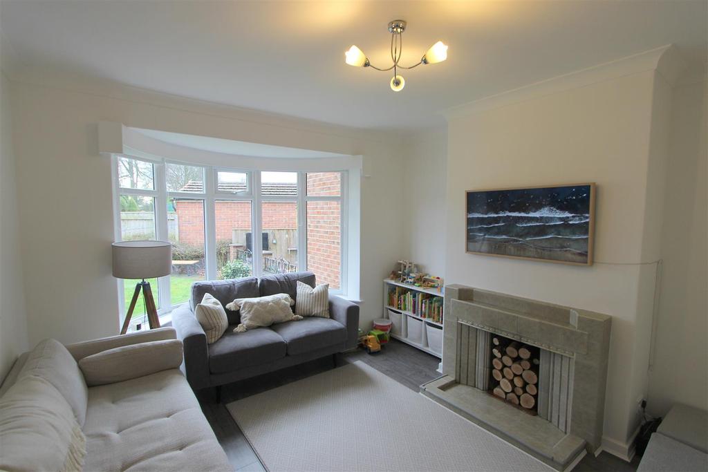 Hummersknott Avenue, Darlington 3 bed semidetached house £975 pcm (£