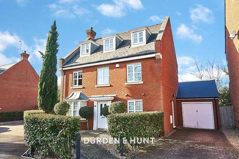 5 bedroom detached house for sale - Hazel Lane, Chigwell Borders, Essex, IG6