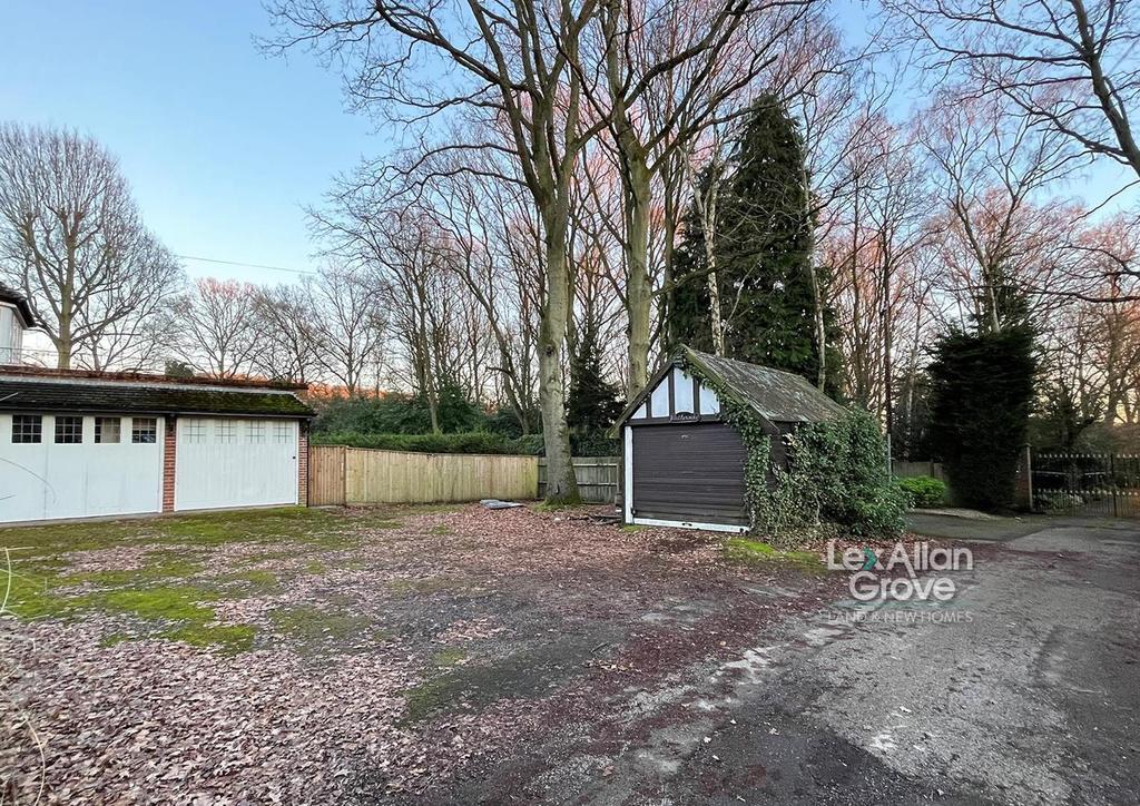 Lawnswood Drive, Stourbridge Land £450,000