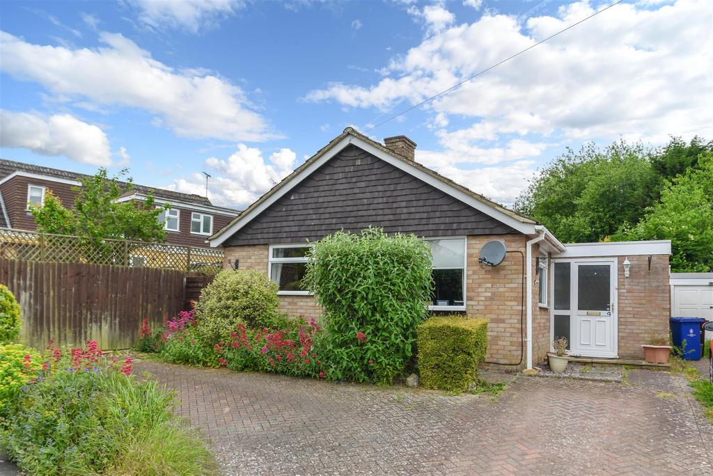 Western Avenue, Nether Heyford, Northampton 3 bed detached bungalow for