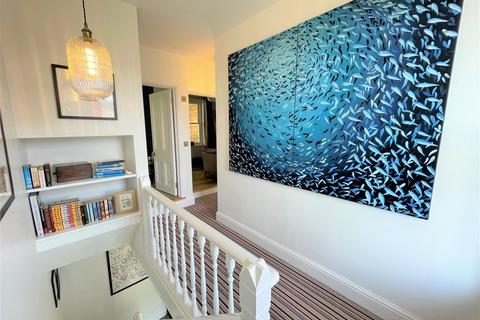 32a Esplanade, Fowey, PL23 1HY
