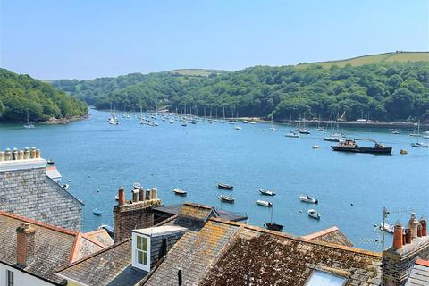 32b Esplanade, Fowey, PL23 1HY
