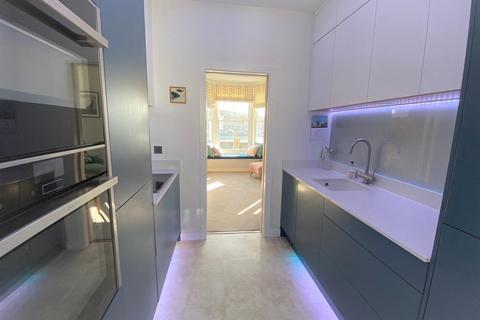 32b Esplanade, Fowey, PL23 1HY