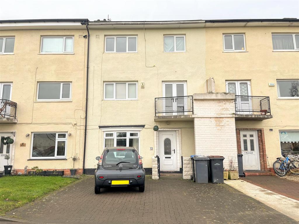 Baliol Green, Newton Aycliffe 5 bed townhouse £125,000