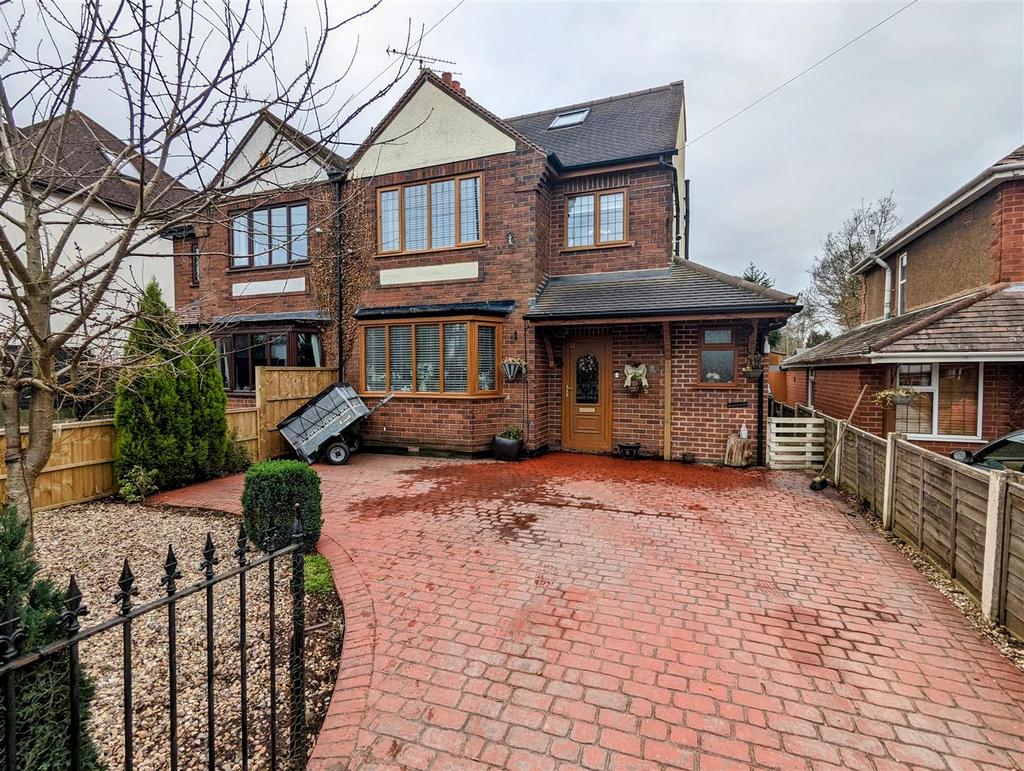 Lutterworth Road, Nuneaton 4 bed semidetached house for sale £340,000