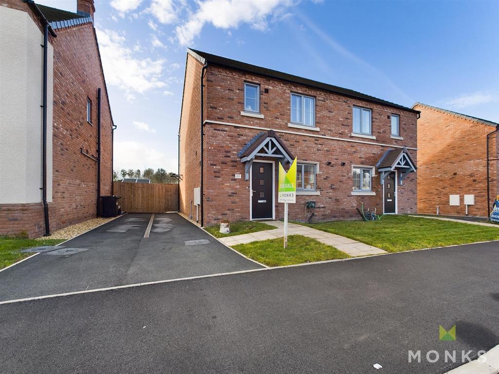 Roden Grove, Wem, Shrewsbury 3 bed semidetached house £230,000