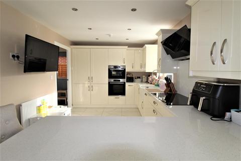 62 Faraday Drive, Minster On Sea, Sheerness, ME12 3UQ