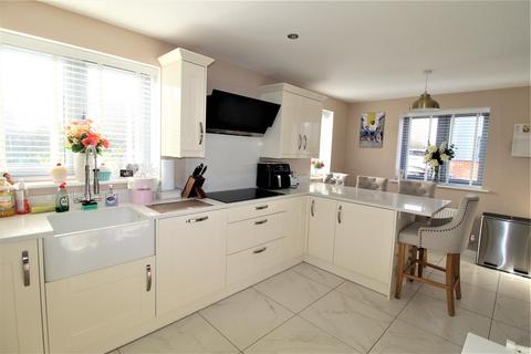 62 Faraday Drive, Minster On Sea, Sheerness, ME12 3UQ