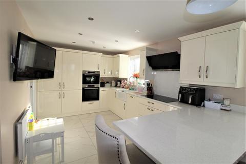 62 Faraday Drive, Minster On Sea, Sheerness, ME12 3UQ