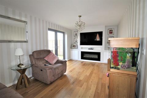 62 Faraday Drive, Minster On Sea, Sheerness, ME12 3UQ