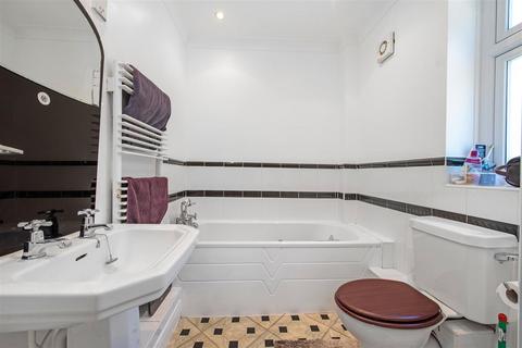 Ty Coed Forest Road, Ascot, SL5 8QF