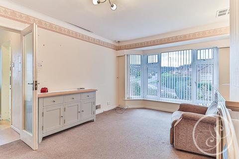 2 bedroom bungalow for sale - New Templegate, Leeds