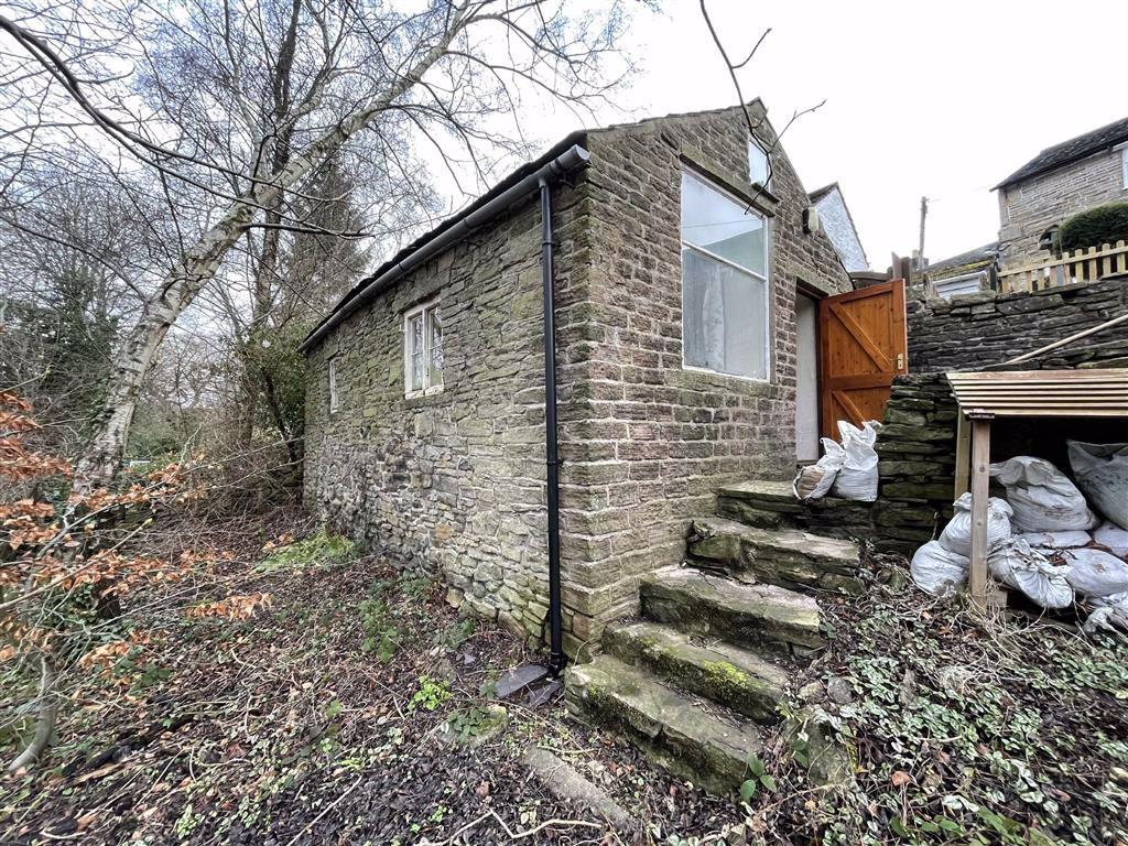 Old Road, Whaley Bridge, High Peak, SK23 Barn conversion £15,000
