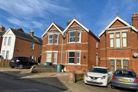 3 bedroom semi-detached house for sale - Stephenson Road, Cowes
