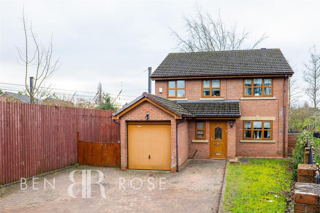 Turpin Green Lane, Leyland 4 bed detached house £279,950
