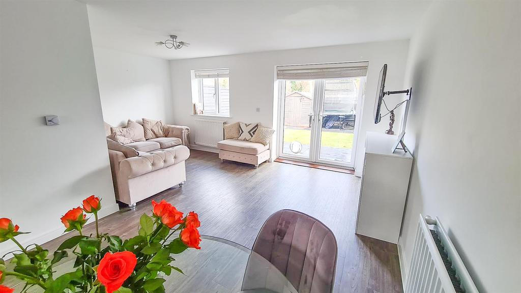 Cole Avenue, SouthendOnSea 3 bed house £399,995