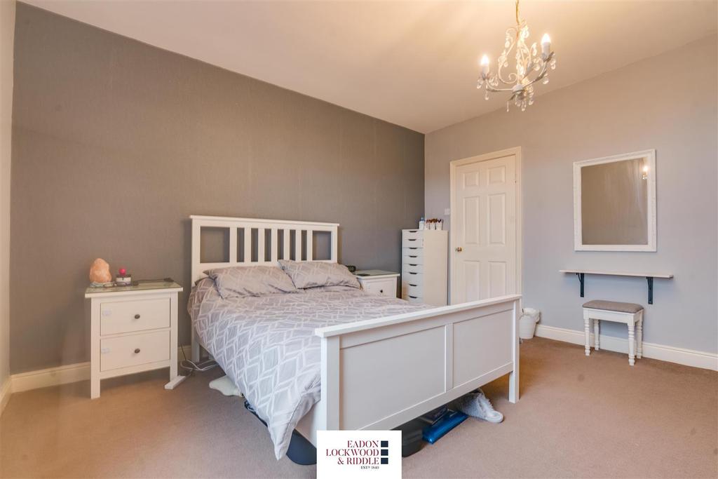 Bedroom 1-1.jpg