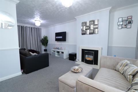 35 Queenswood Avenue, Hutton, Brentwood, CM13 1HU