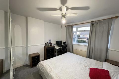35 Queenswood Avenue, Hutton, Brentwood, CM13 1HU