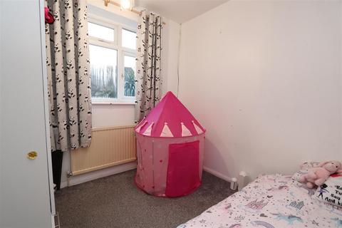 35 Queenswood Avenue, Hutton, Brentwood, CM13 1HU