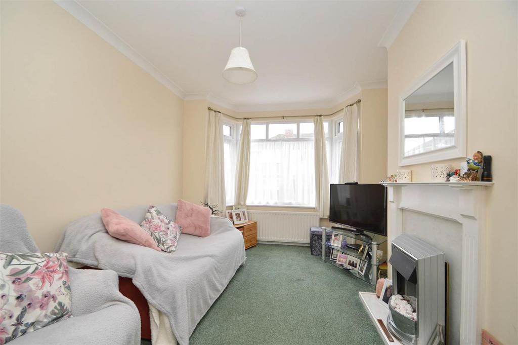 Roselyn, Sundorne, Shrewsbury 3 bed terraced house £180,000