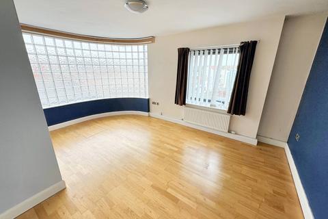 2 bedroom apartment to rent, Francis Street, Blackpool FY1