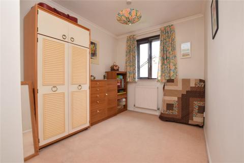 5 Aldington Close, Dagenham, RM8 1YQ