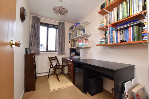 5 Aldington Close, Dagenham, RM8 1YQ