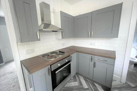 2 bedroom terraced house to rent, Grove Gardens, Halifax, West Yorkshire, HX3