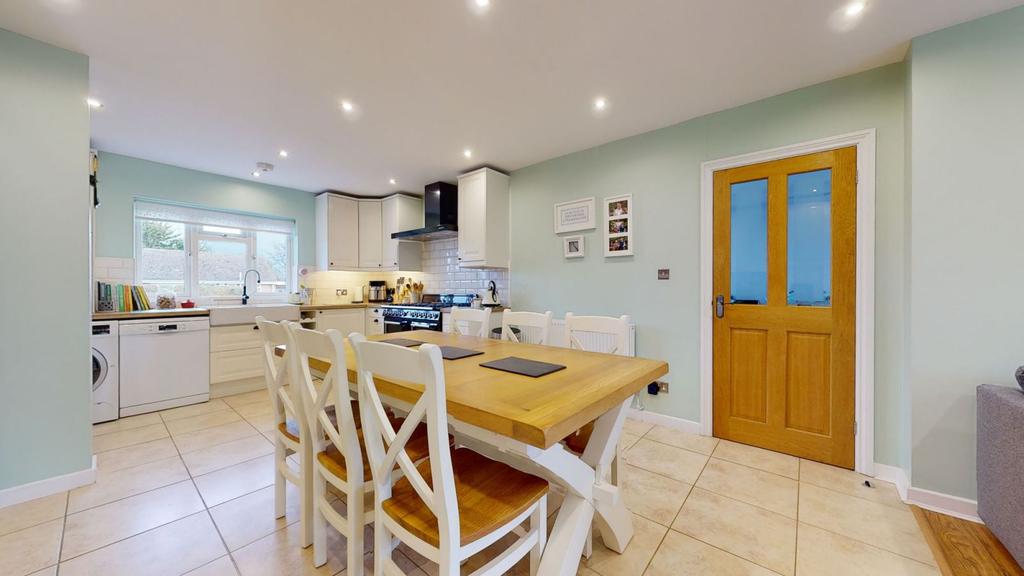 Kitchen/dining/family room