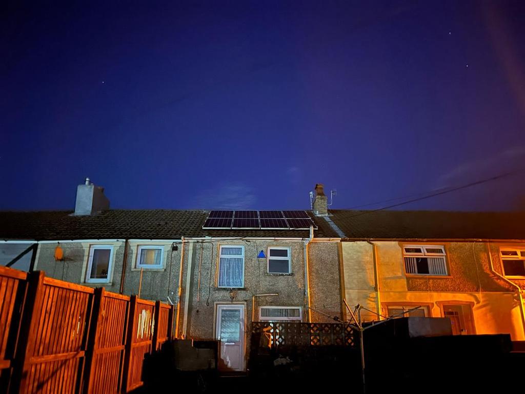 Crown Row, Aberdare 3 bed terraced house £650 pcm (£150 pw)