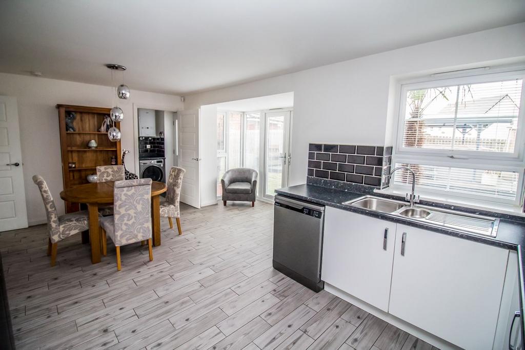 Kitchen 4