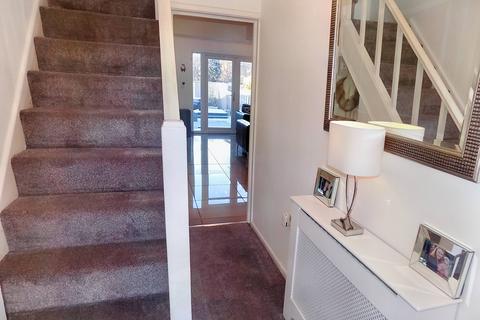 3 bedroom semi-detached house to rent, Belgrave Road, Poulton-le-Fylde FY6