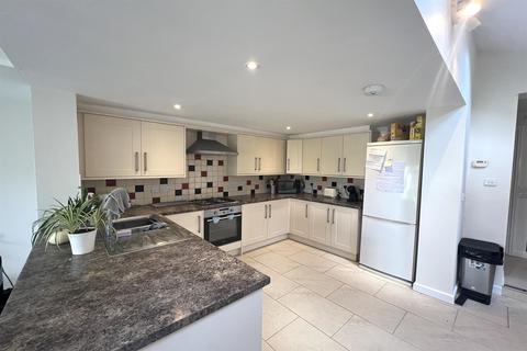 4 bedroom semi-detached house to rent, Stapleton Road, Headington, Oxford, OX3