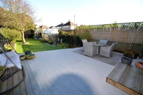 48 West Road, Feltham, TW14 8JE