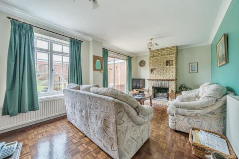 3 Cottage Grounds, Stone, Aylesbury, HP17 8NQ