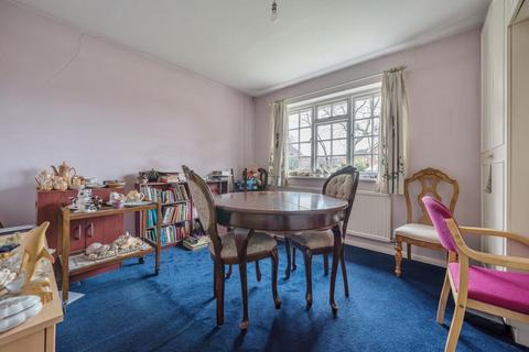 3 Cottage Grounds, Stone, Aylesbury, HP17 8NQ