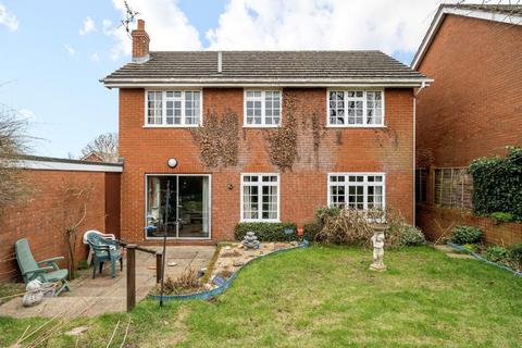 3 Cottage Grounds, Stone, Aylesbury, HP17 8NQ